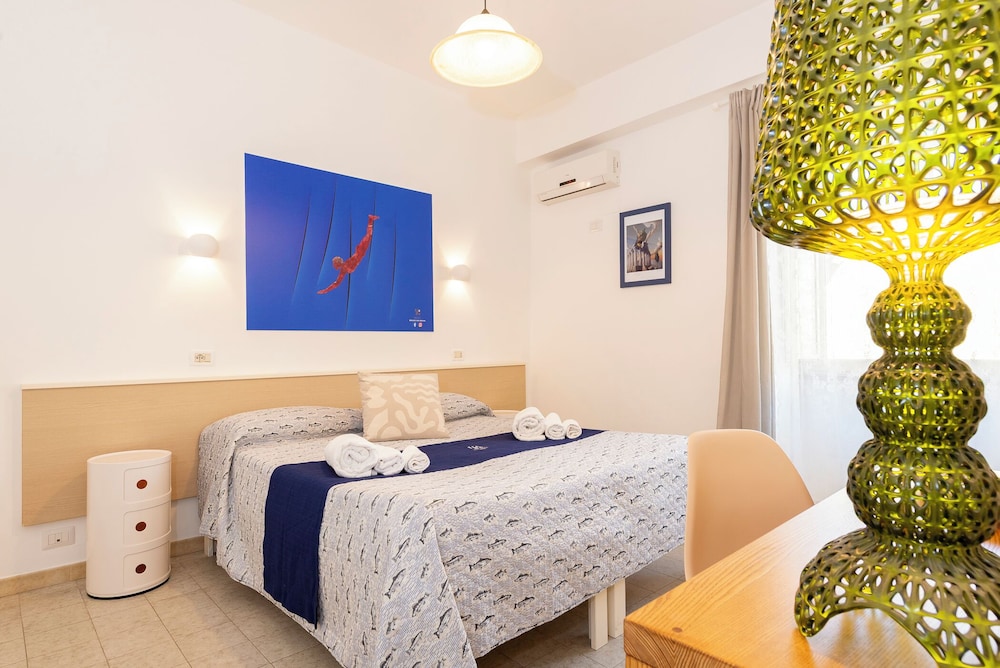 

Milano - Paestum - Hotel Villa Rita