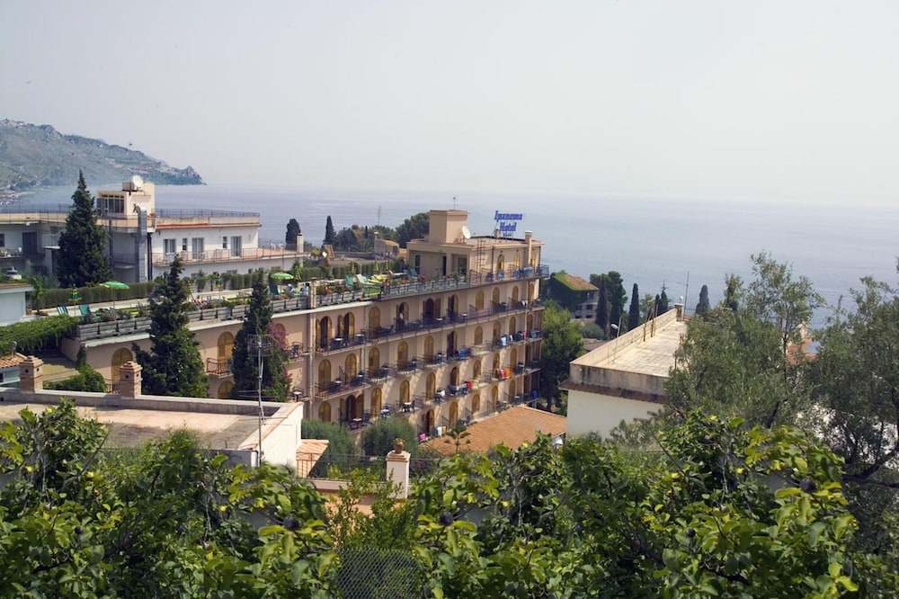 

Venezia - Sant'Alessio Siculo - Hotel Ipanema