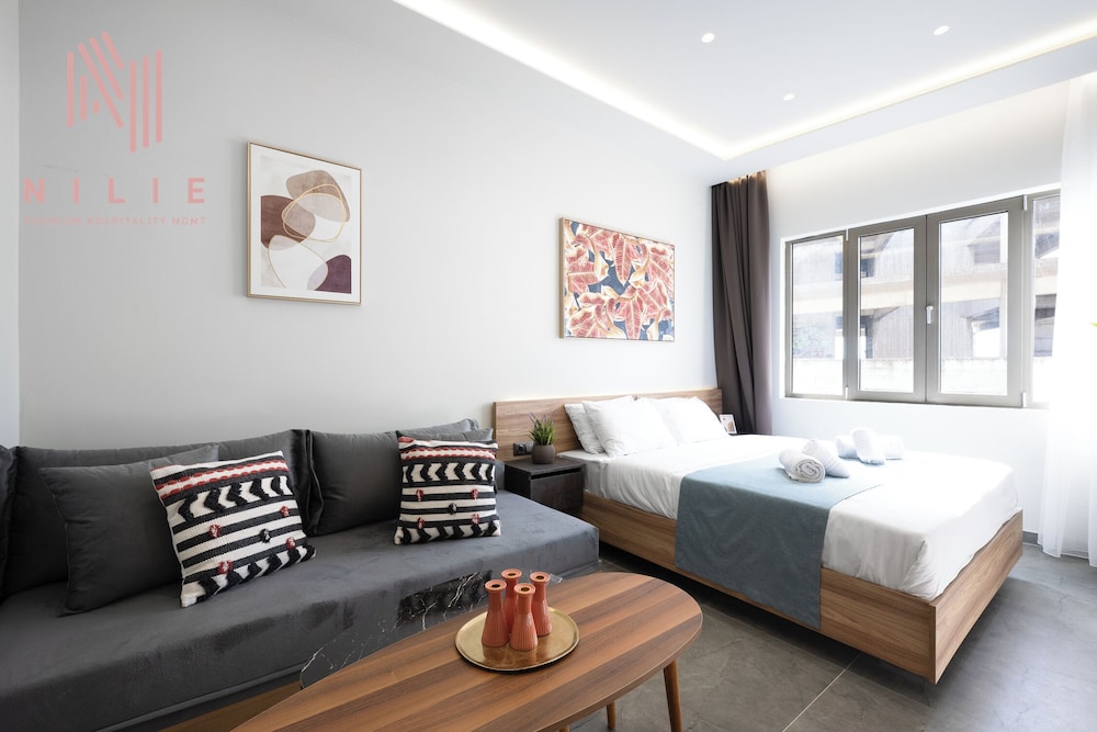 Pantheon, Nilie Hospitality MGMT