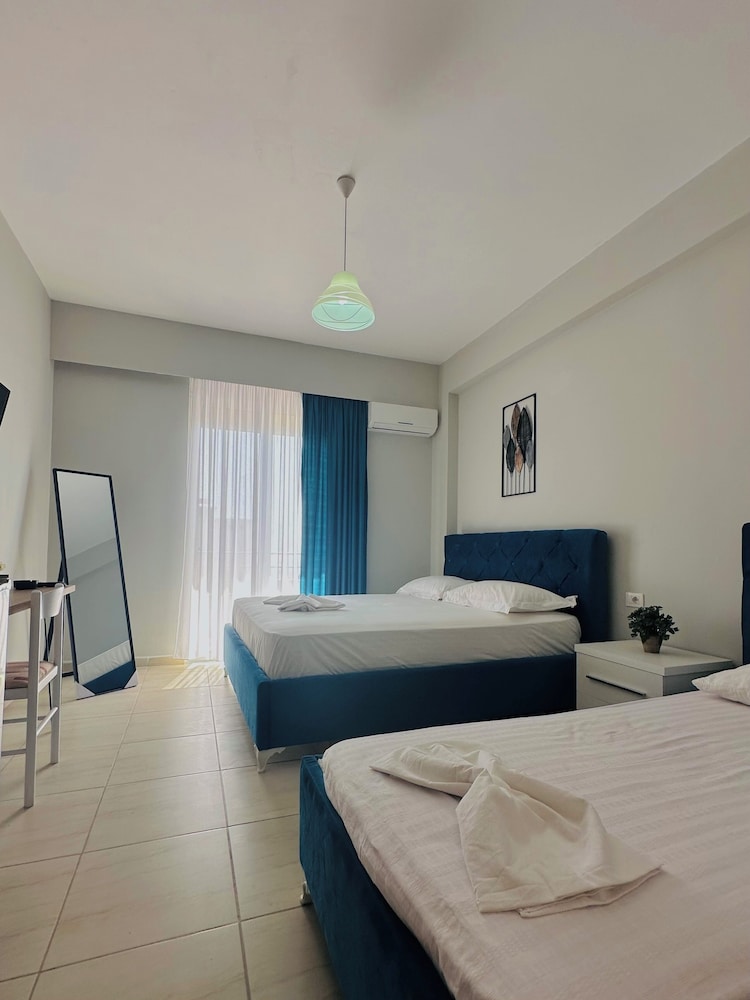

Lamezia Terme - Sarandë - Luizas Apartments