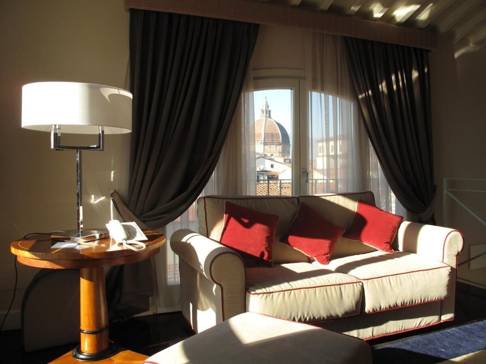 

Bari - Pistoia - Hotel Patria