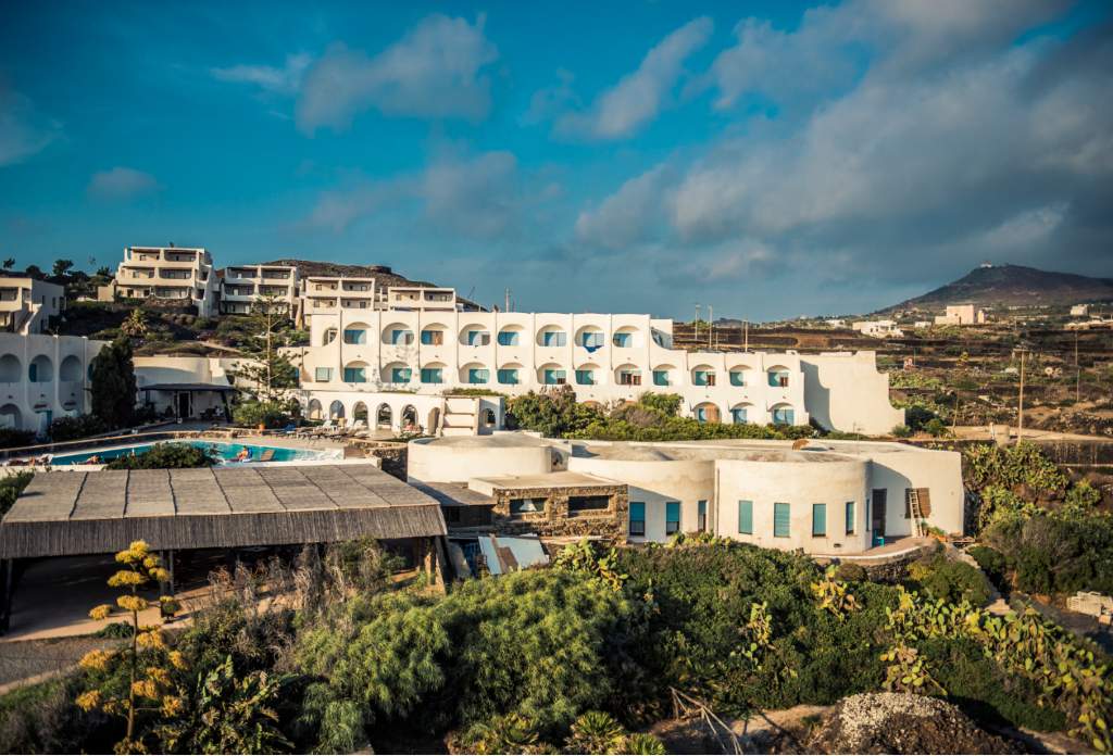 

Napoli - Pantelleria - MURSIA E COSSYRA HOTEL