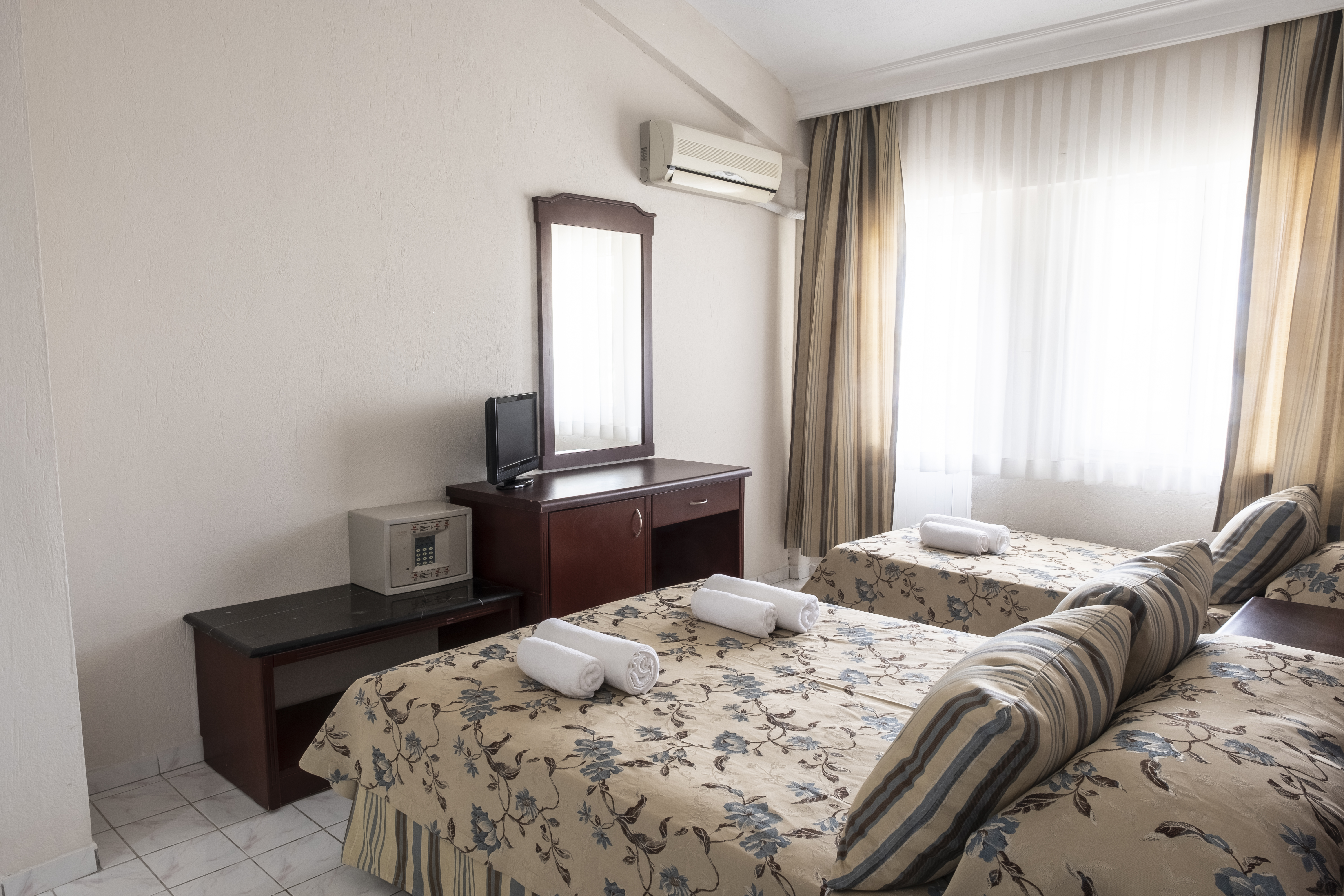 

Napoli - Side - Side Spring Hotel