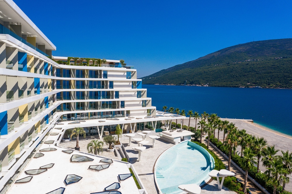 

Milano - Luštica - Carine Hotel Kumbor