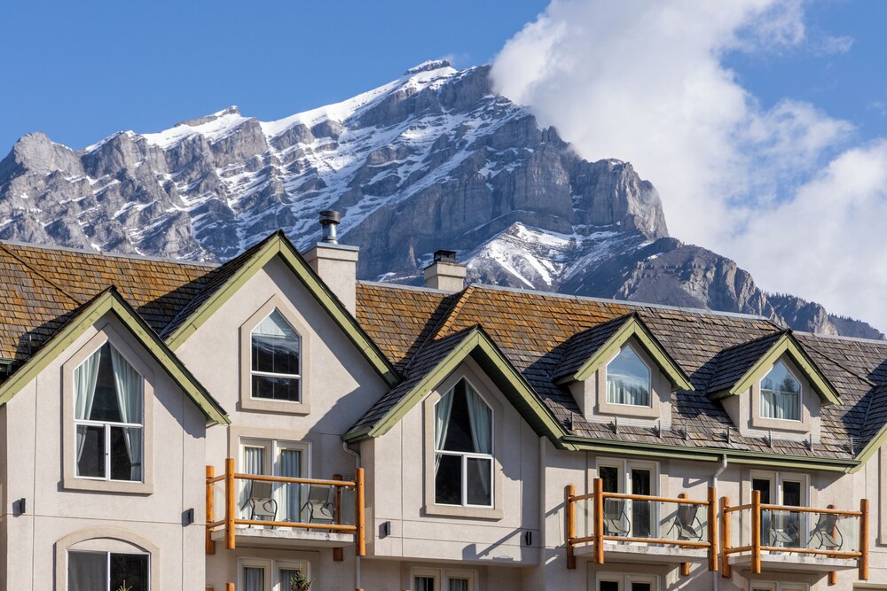 Banff - The Rundlestone Lodge
