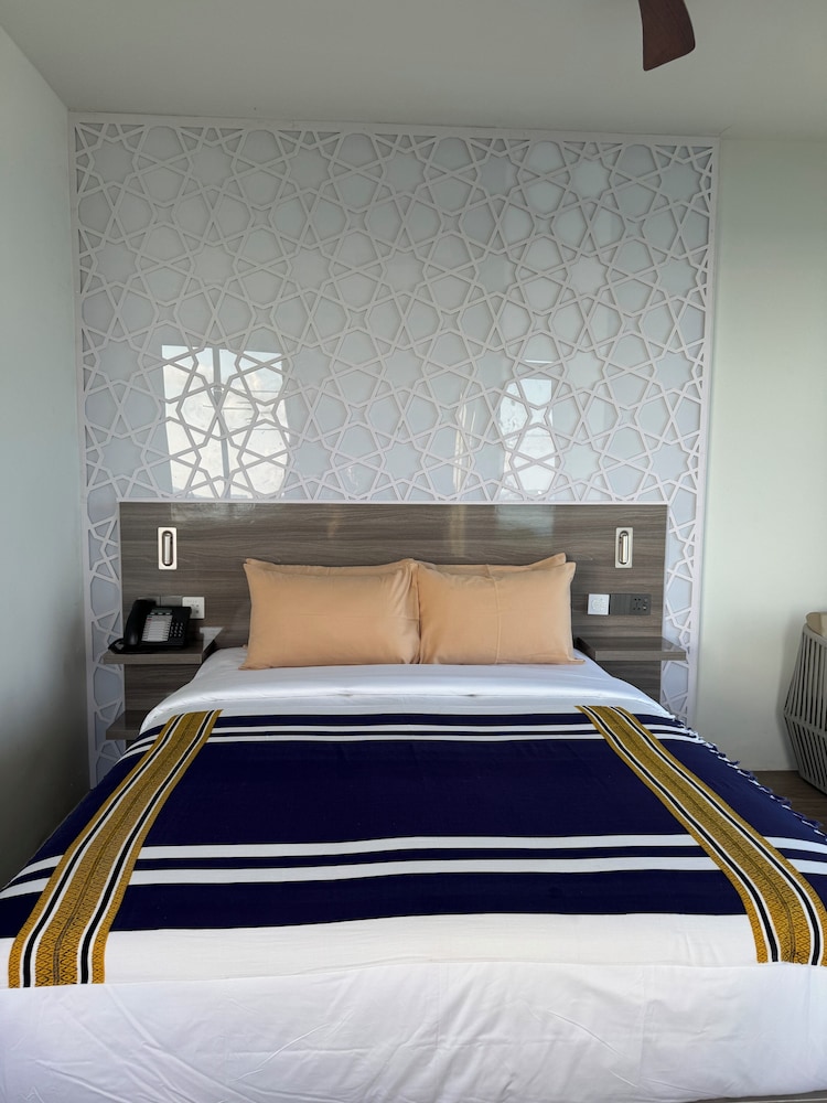

Roma - Maldive, Oceano Indiano - Avyanna Gulhi Beach Hotel