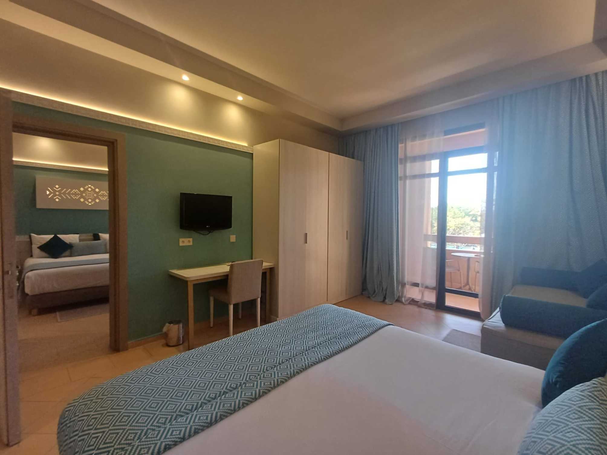  interconnecting room 6 adults
