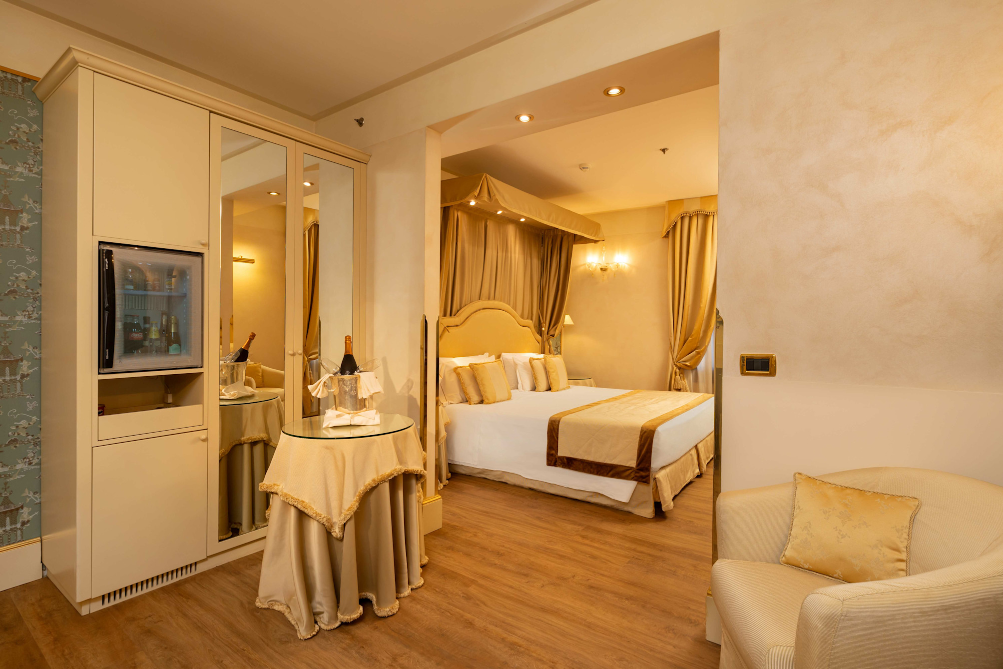 Suite, executive