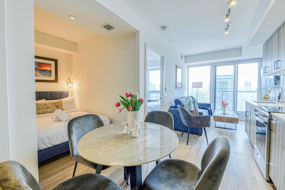 

Roma - Toronto - RivetStays - The Jarvis