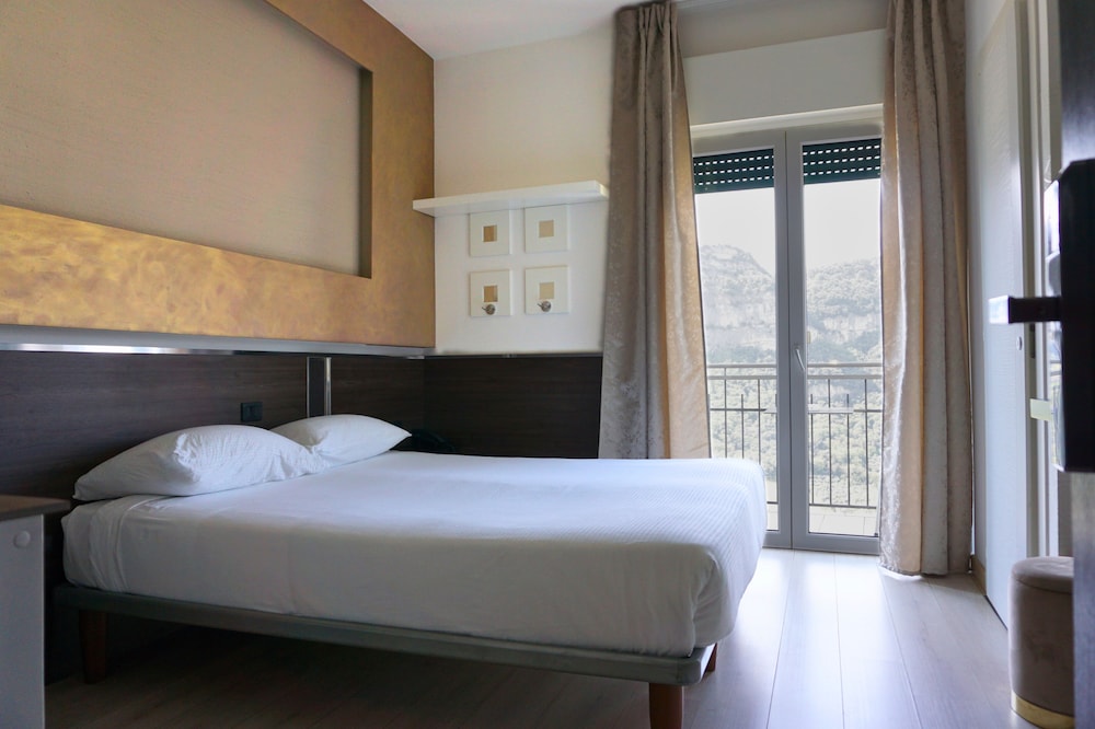 

Milano - Riva del Garda - Hotel Isola Verde