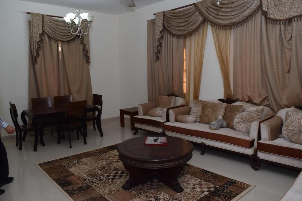 

Bologna - Salalah - Red-37 - Bn Breek Villa