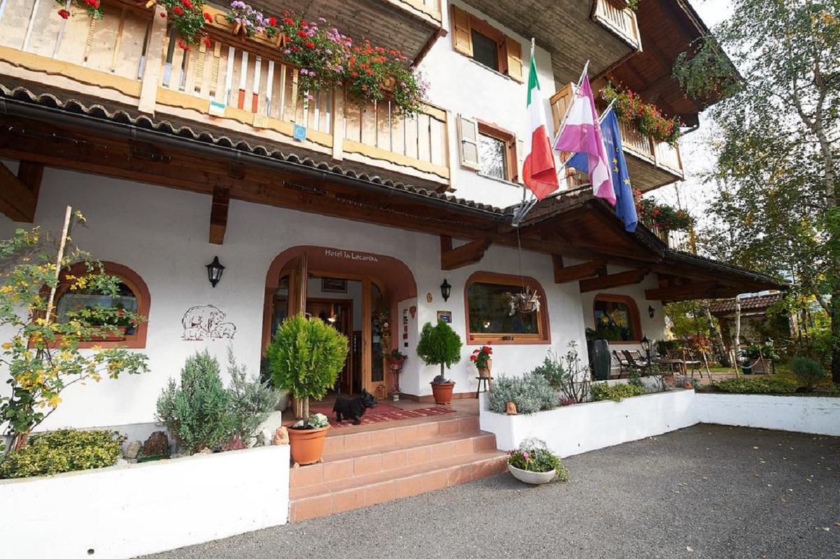 

Lamezia Terme - Madonna di Campiglio - HOTEL La Locanda