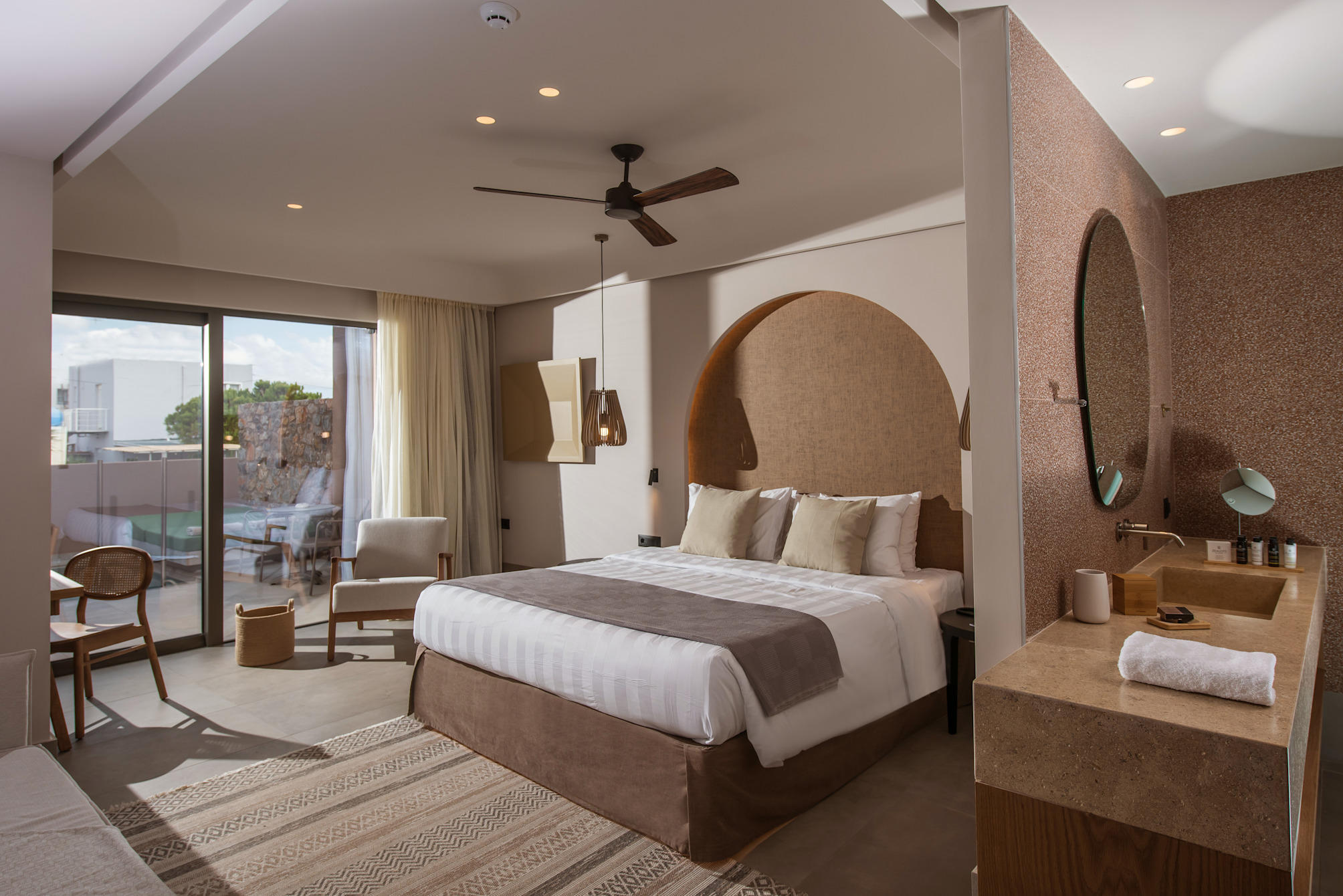 Junior suite with private pool sea view