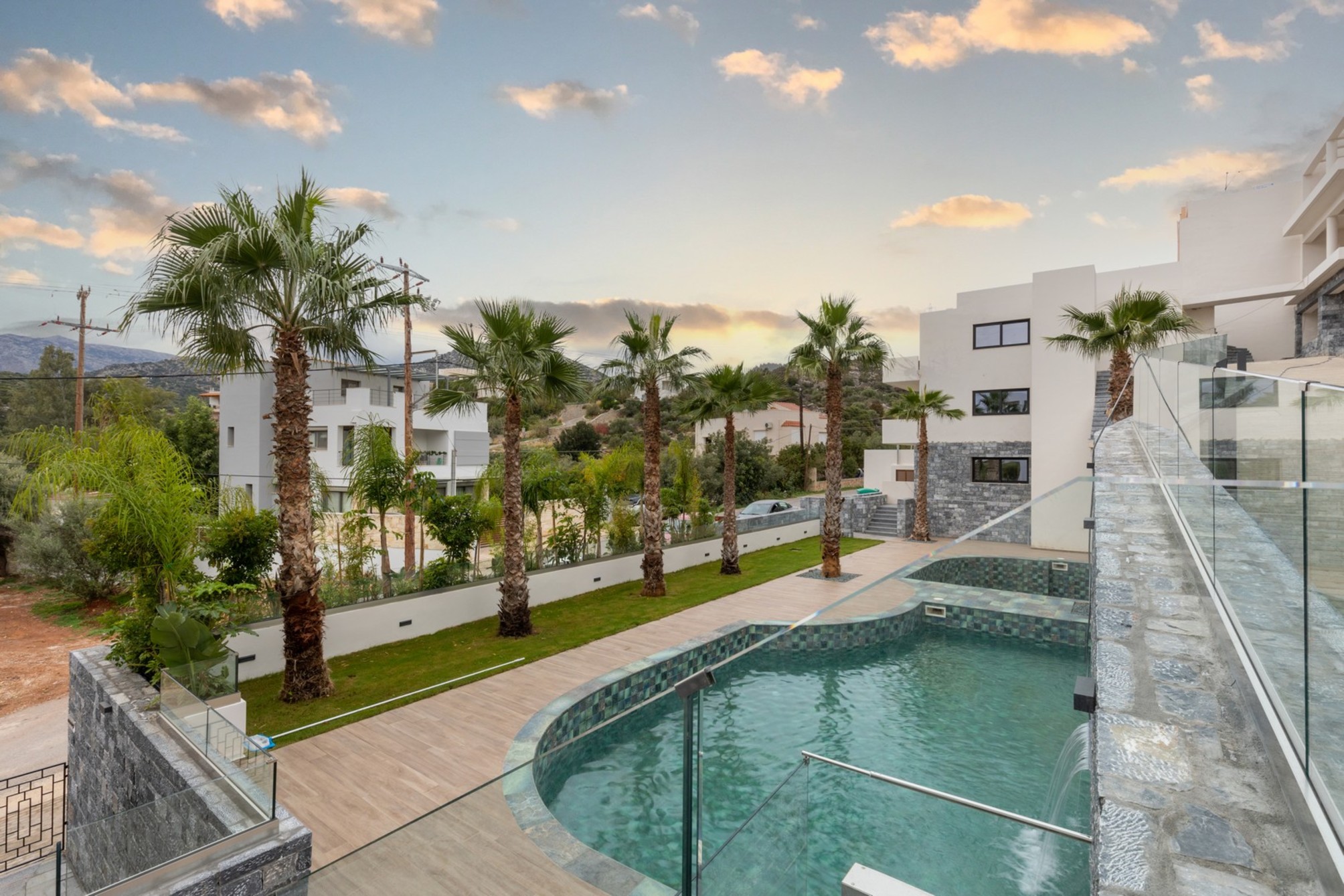 

Verona - Agios Nikolaos, Creta - Lazar Lux & Beach Walk Apartment Suites