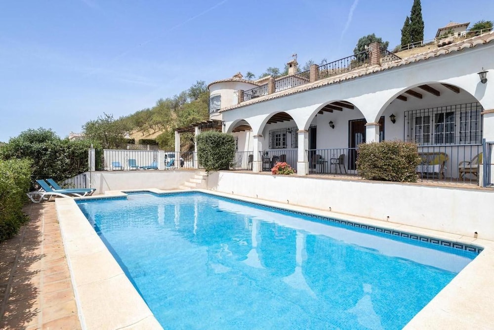 

Bologna - Torrox - Competa Dream Villa With 7 Bedrooms