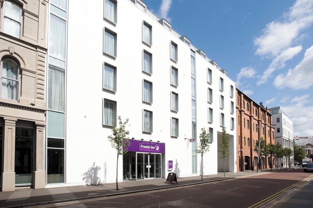 

Roma - Belfast - Premier Inn Belfast City Cathedral Quarter