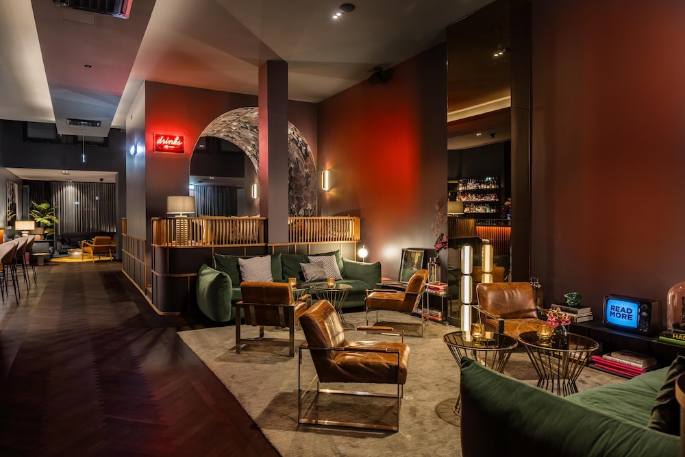 

Napoli - Dusseldorf - Hotel AMANO Düsseldorf