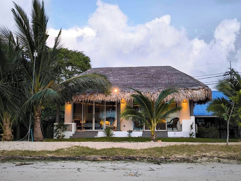 

Milano - Mae Nam Beach - Villa Sereno Beachfront Koh Samui