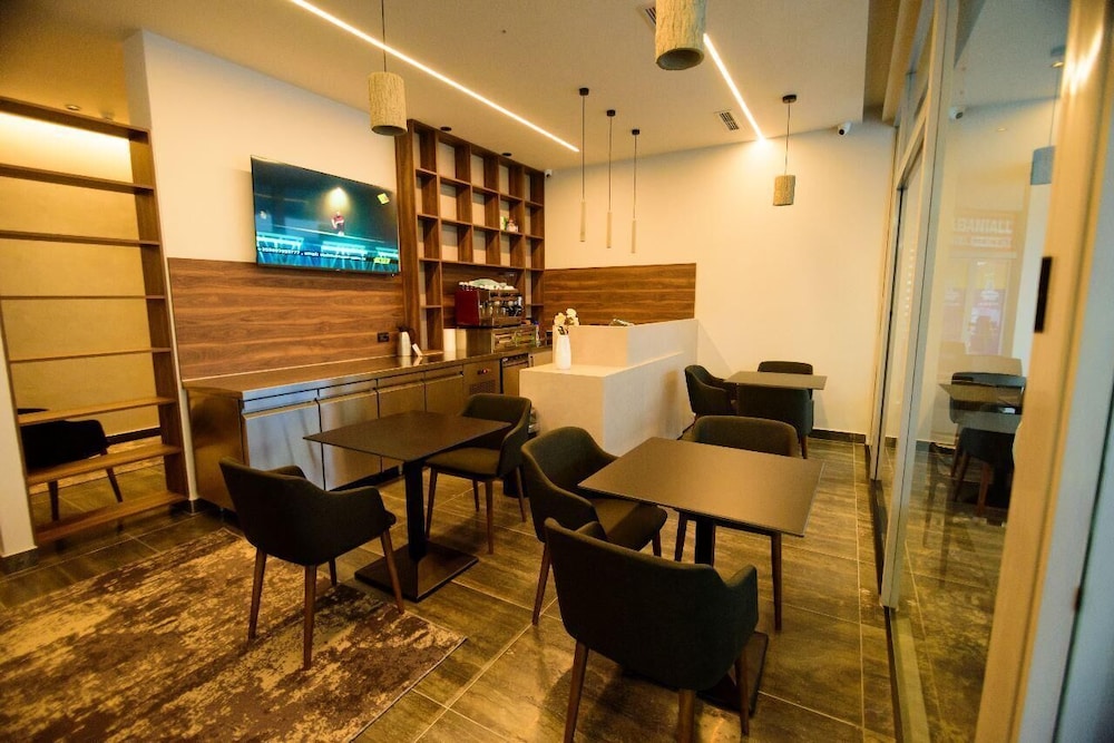 

Palermo - Valona - Hotel Zeneli Vlore