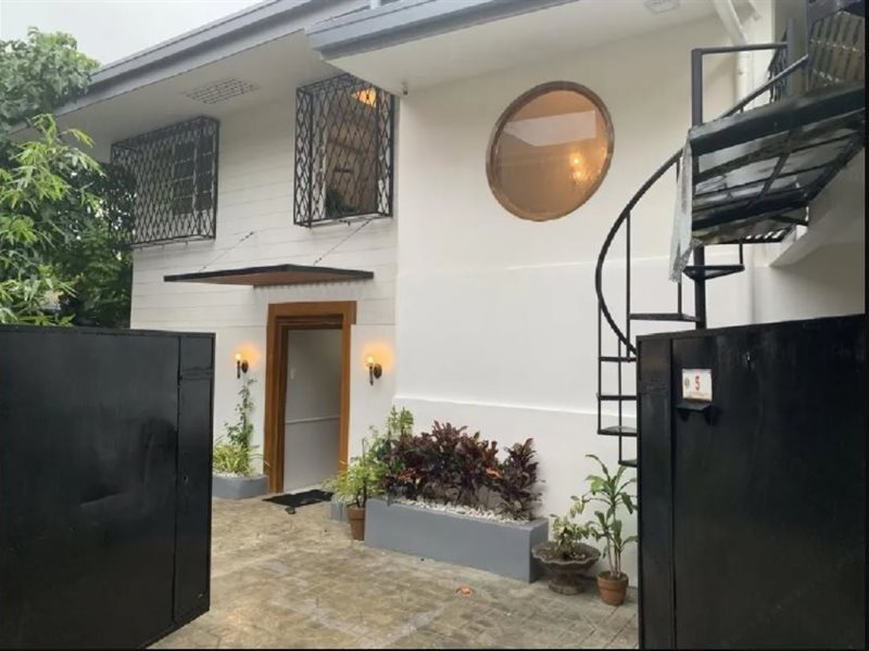 

Roma - Manila - Courtyard Hotel