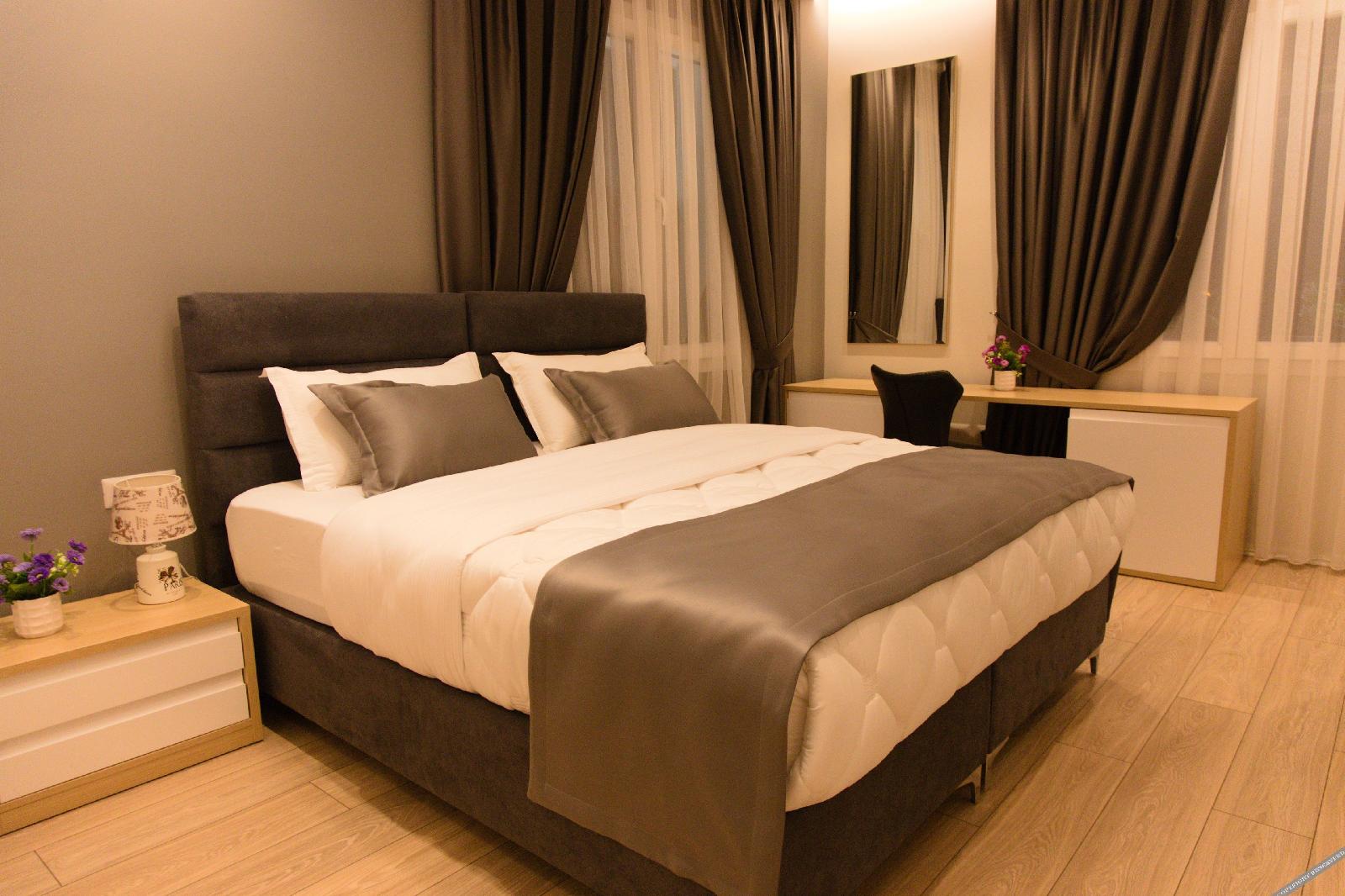 

Verona - Tirana - Emerald Boutique Hotel