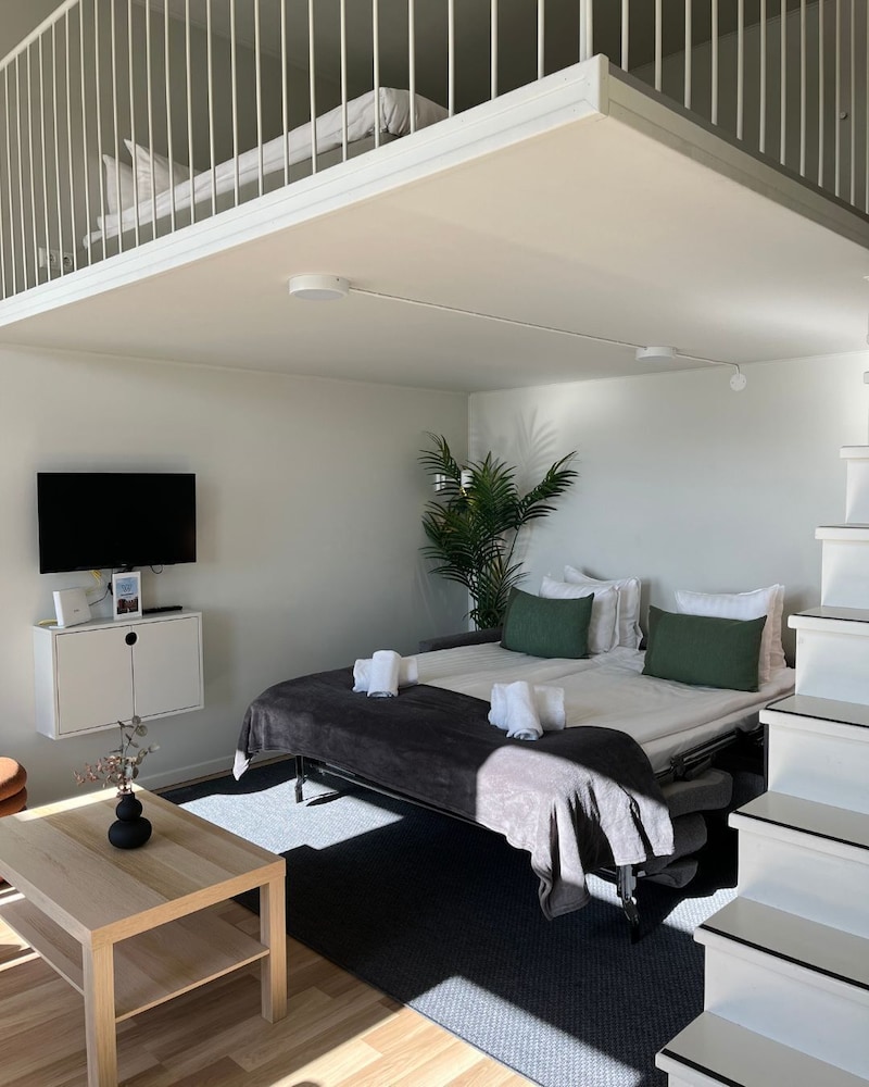 

Milano - Goteborg - Waterfront Cabins