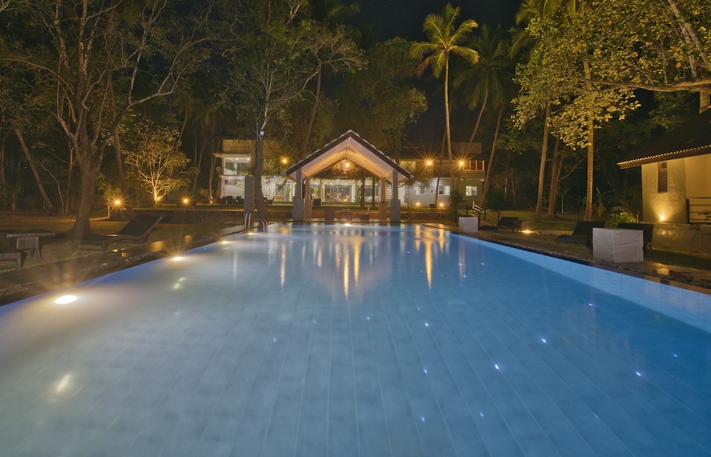 

Roma - Dambulla - Athena Lake by Seedevi