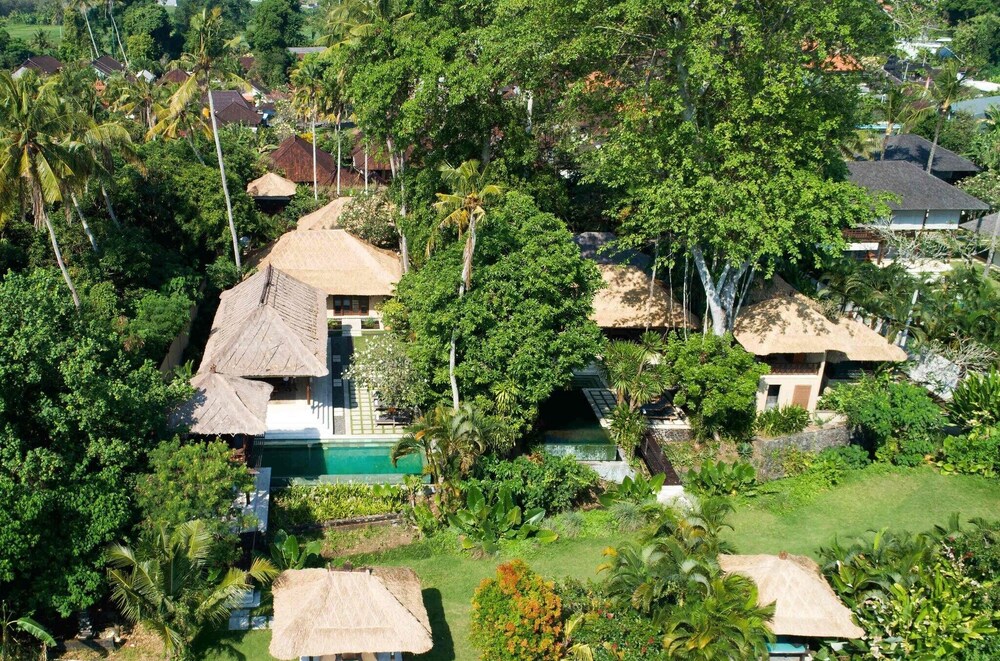 

Roma - Canggu - Tamu Seseh