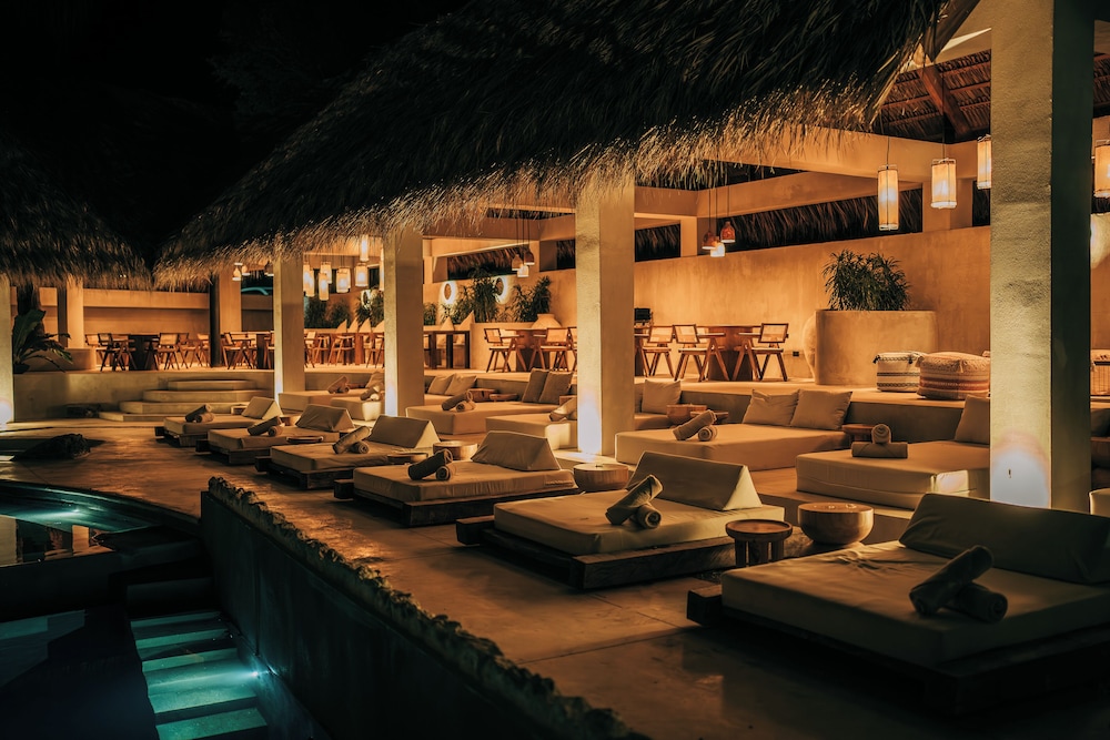 

Roma - Nosara - Esh Hotel