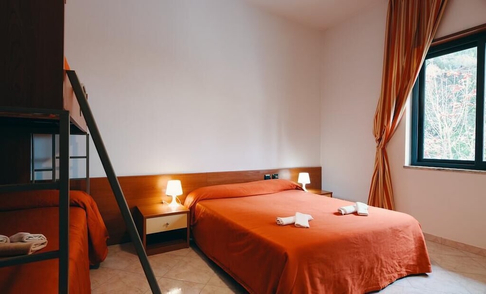 

Milano - Paestum - Hotel Almas