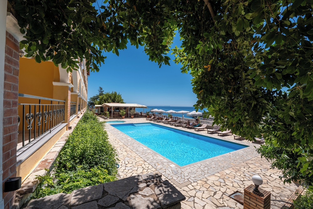 

Bari - Himarë - Apart Hotel Alex