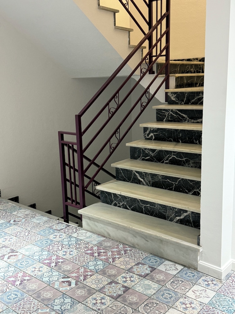 

Catania - Benidorm - Hotel B and B Suites