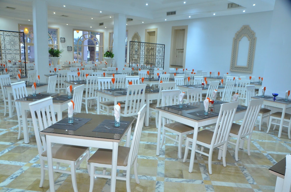 

Bari - Tunisia mare - Hammamet, Tunisia - Hello Yasmine Hotel
