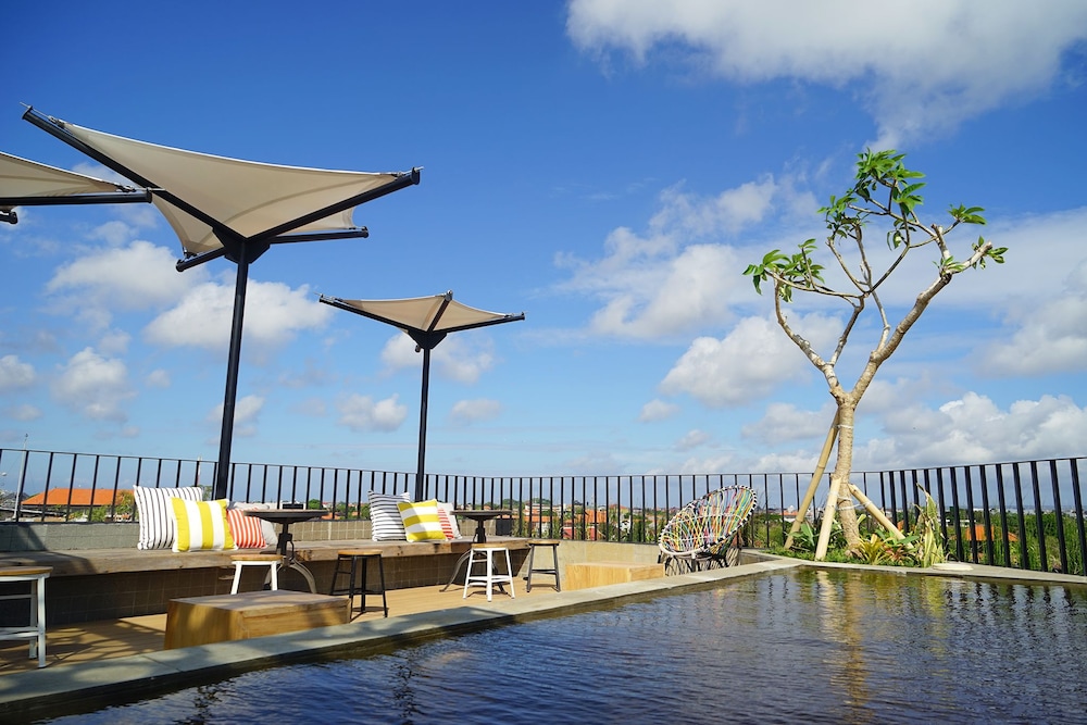 

Bologna - Kuta - Bali - Borough Capsule Hostel Bali