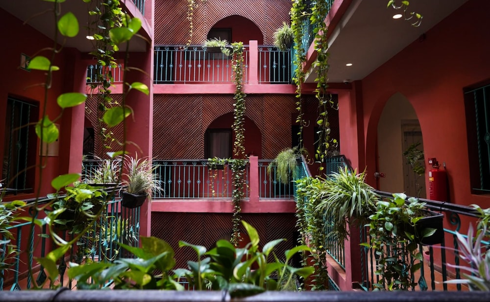 

Milano - Dakar - Hôtel La Villa Racine