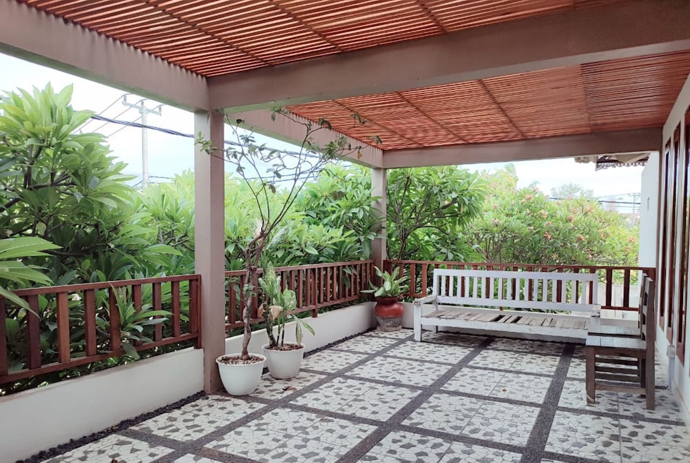 

Olbia - Denpasar - Ananda's Sanur by ABM