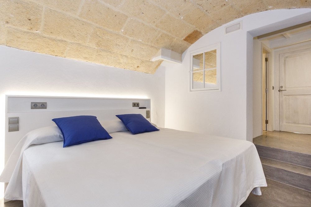 

Milano - Minorca, Isole Baleari - Petit Hotel 5 Fars