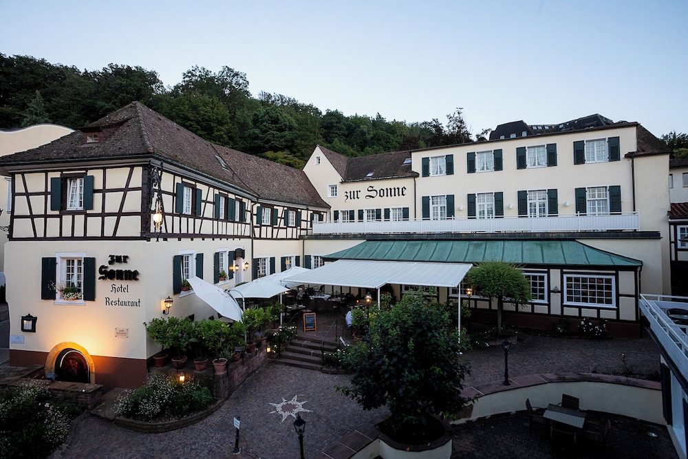 

Napoli - Badenweiler - Romantik Hotel zur Sonne