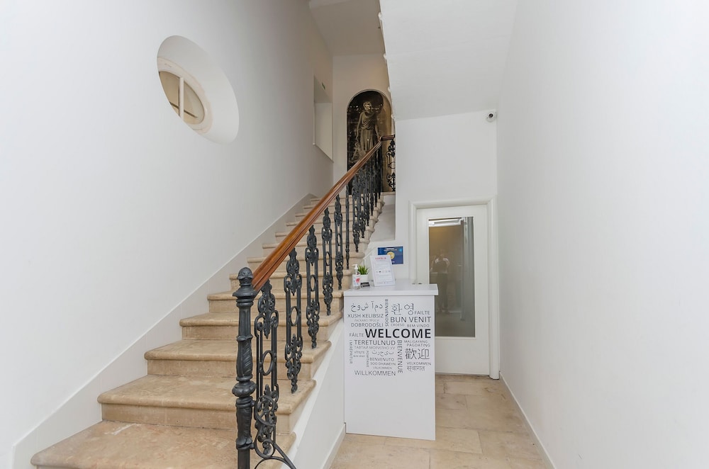 

Venezia - Sibenik - Apartments and Rooms Adriatic Suites