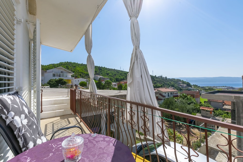 

Roma - Omiš - Apartment Raos
