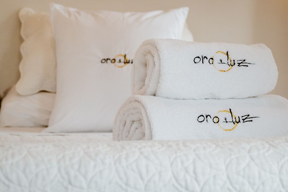 Milano - Las Negras - Oro y Luz