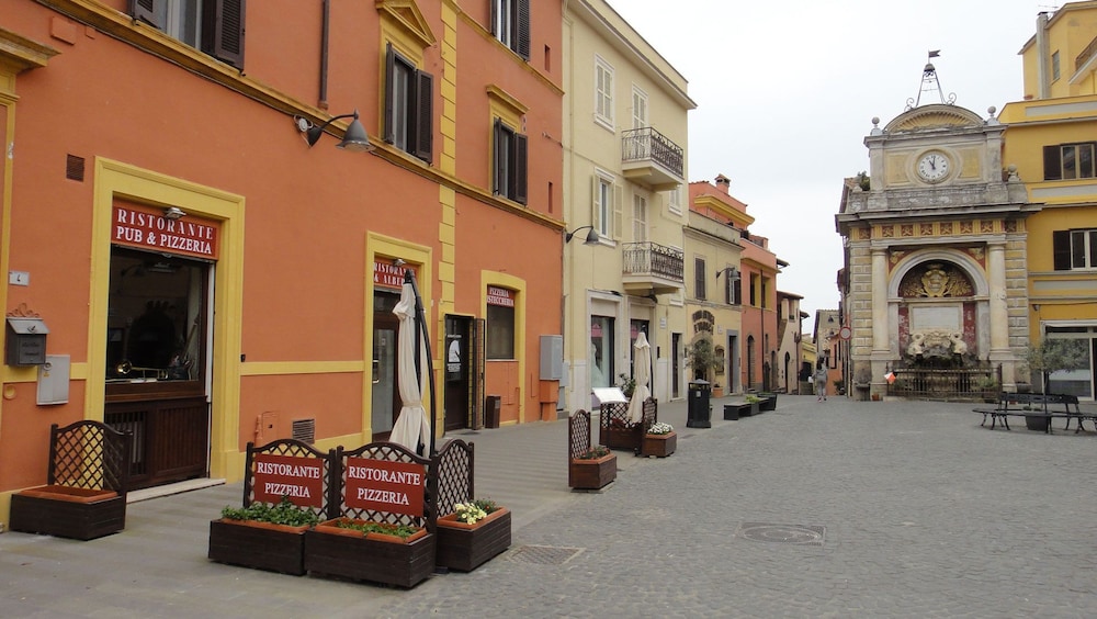 

Milano - Cerveteri - Antica Locanda Cavallino Bianco