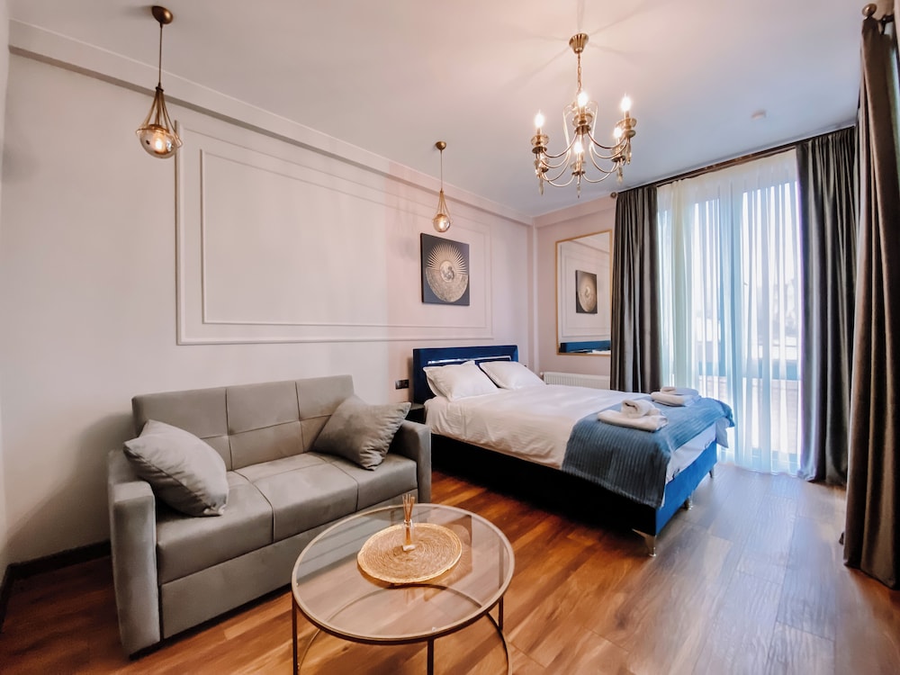 

Milano - Tbilisi - Trinity Hotel