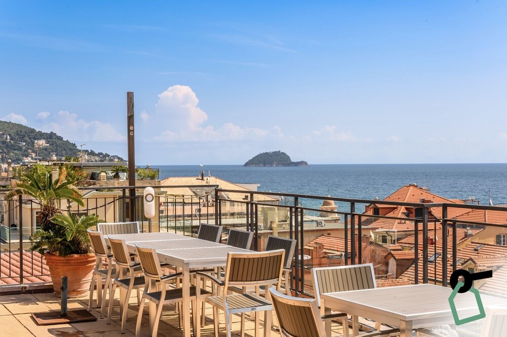 

Milano - Liguria, Mare Italia - HOTIDAY Room Collection - Alassio Centro