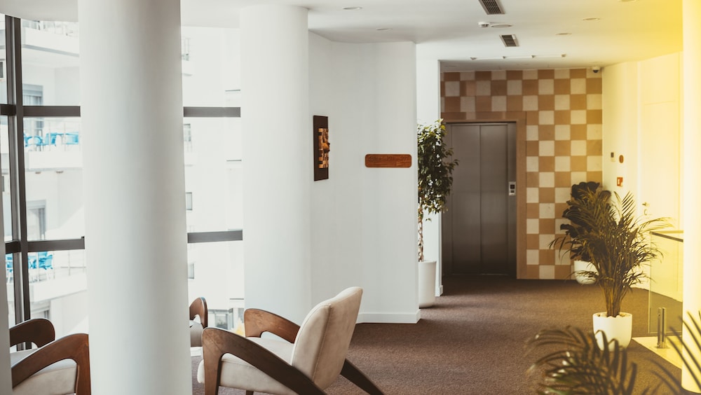 

Trieste - Sarandë - Harbour Hotel