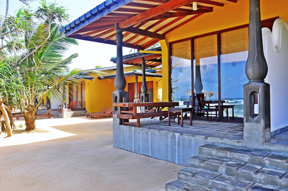 

Roma - Unawatuna - The Beach Cabanas Retreat & Spa