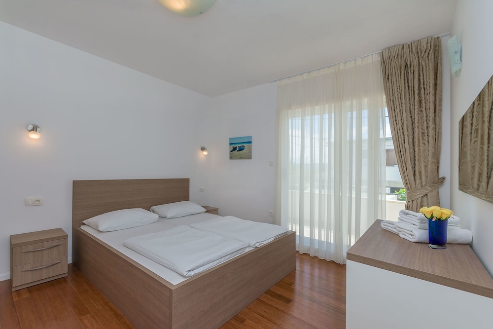 

Roma - Omiš - Apartments Villa Aquamarine