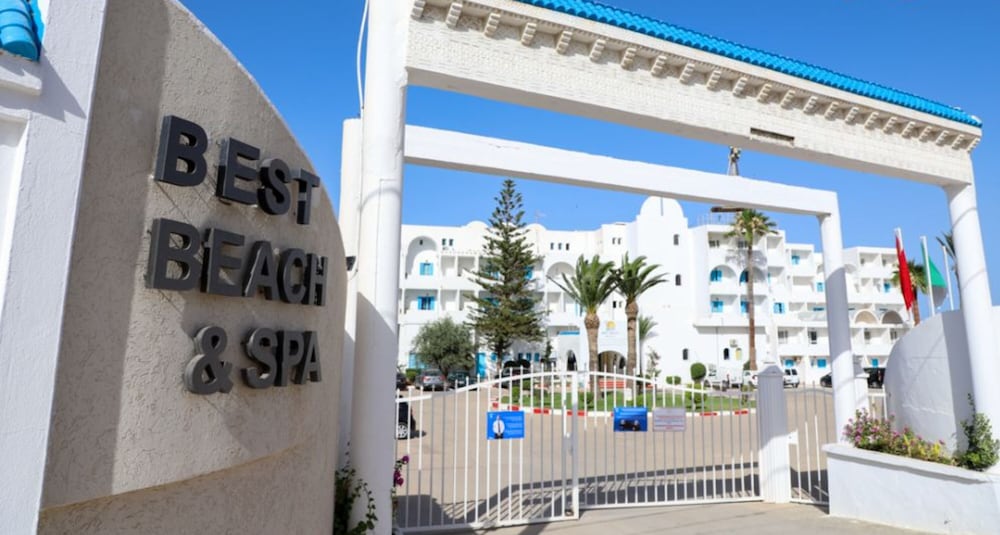 

Roma - El Haj Mohammed Zarrouch - Hotel Best Beach- Family Only
