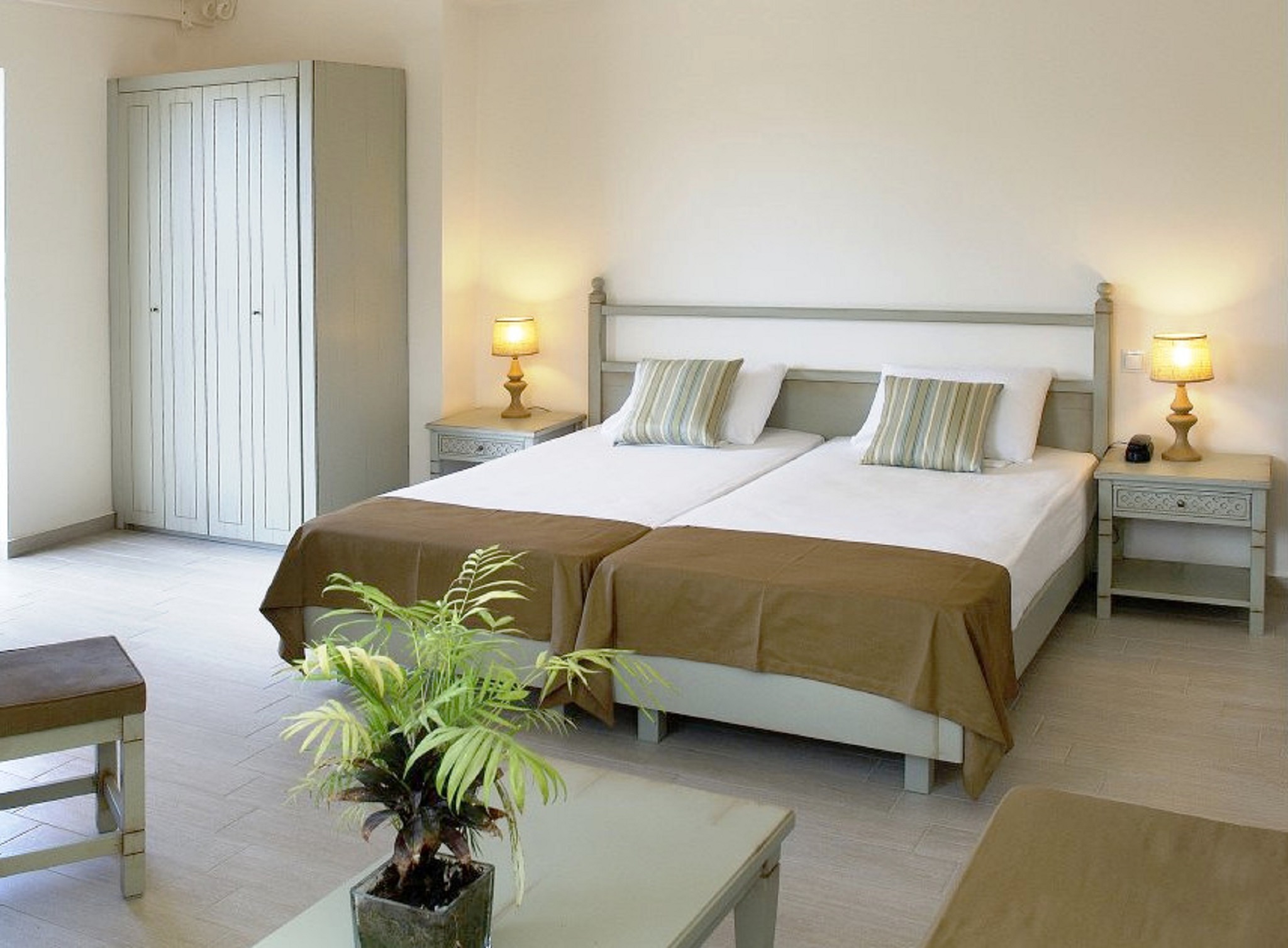 

Lamezia Terme - Georgioupoli - Almyrida Beach Hotel