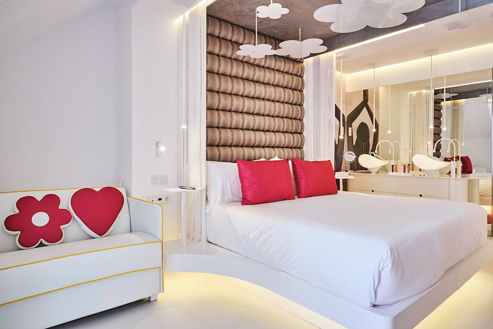 Flower deluxe extra room
